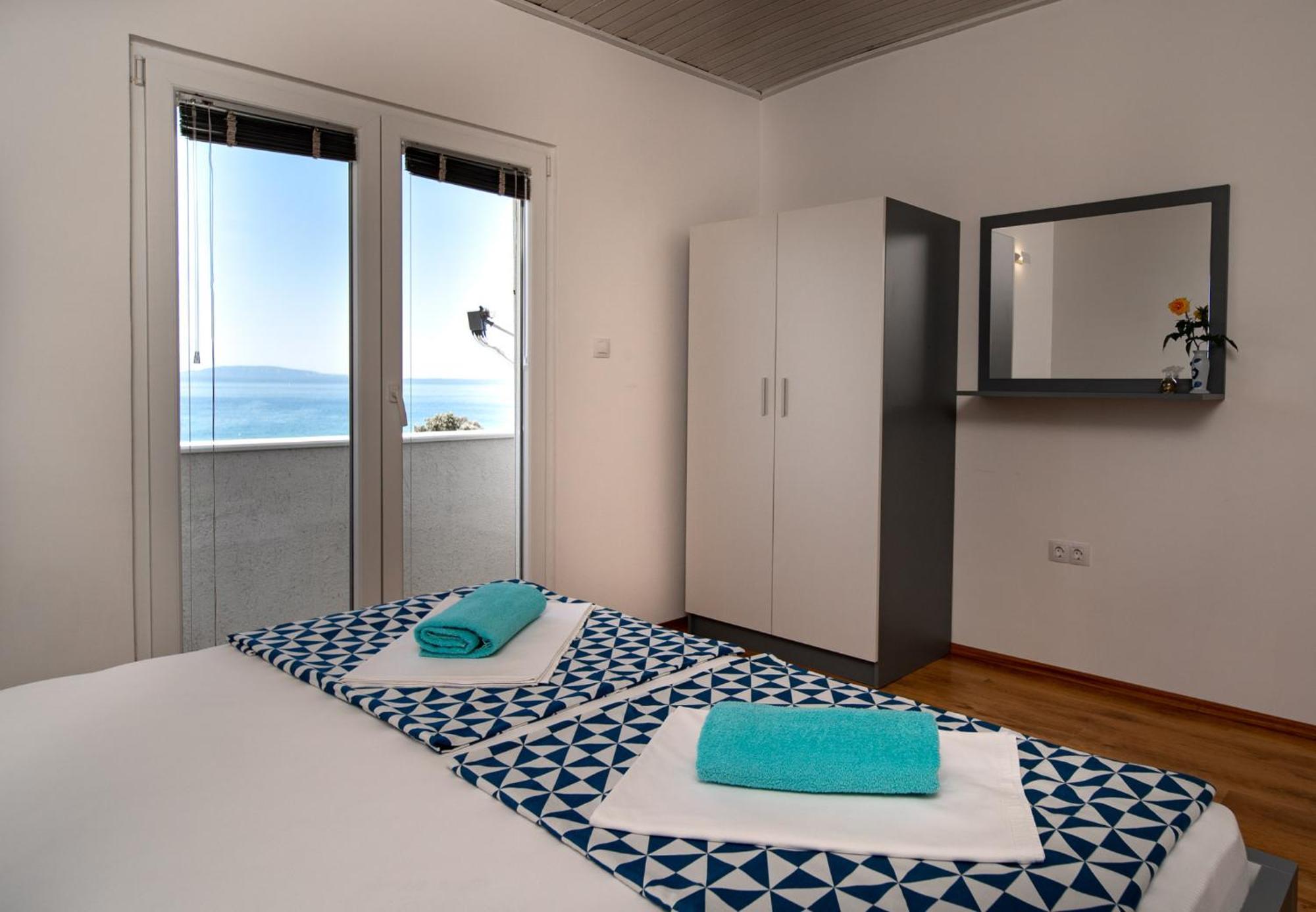 Apartments & Rooms Fam Ribaric Banjol 外观 照片