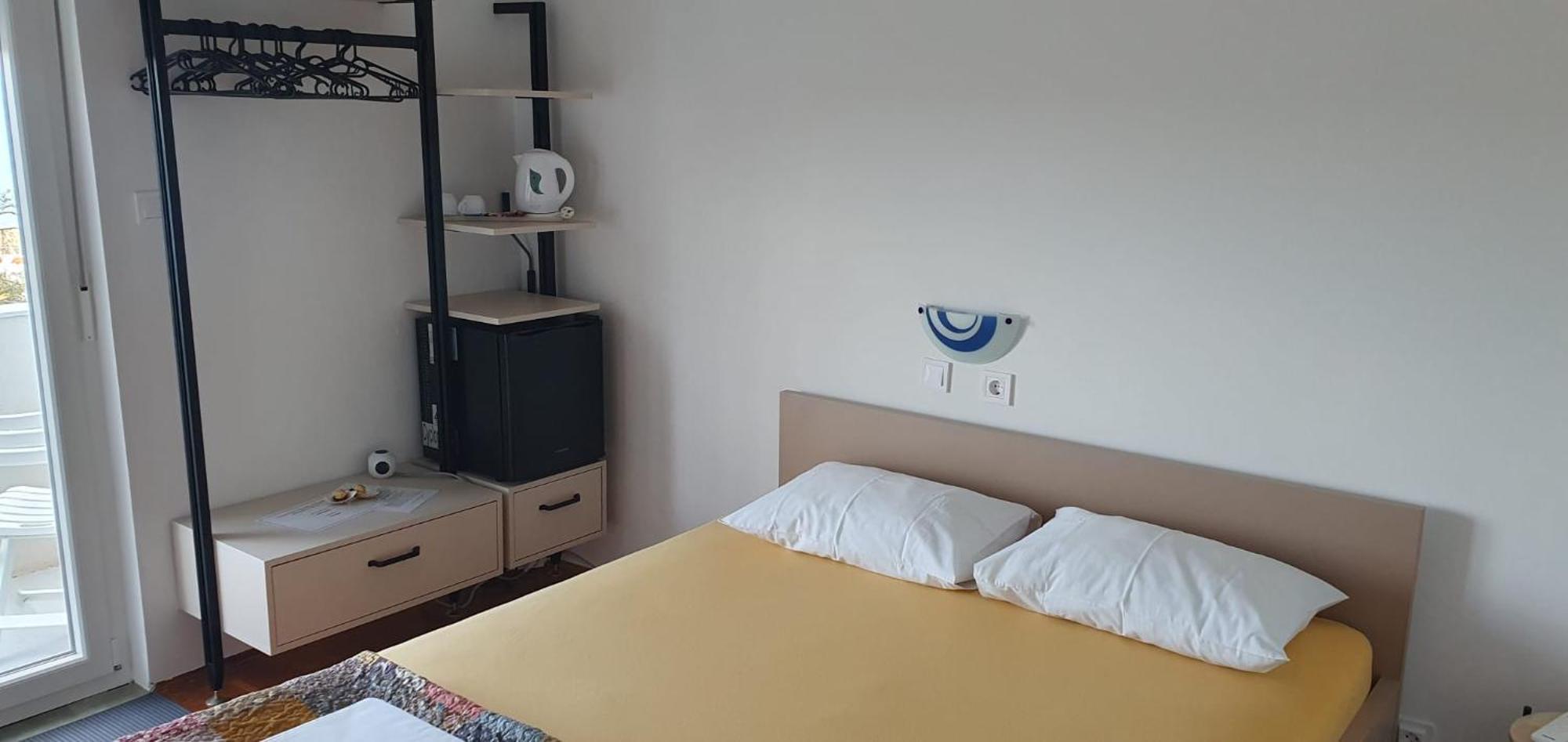 Apartments & Rooms Fam Ribaric Banjol 客房 照片