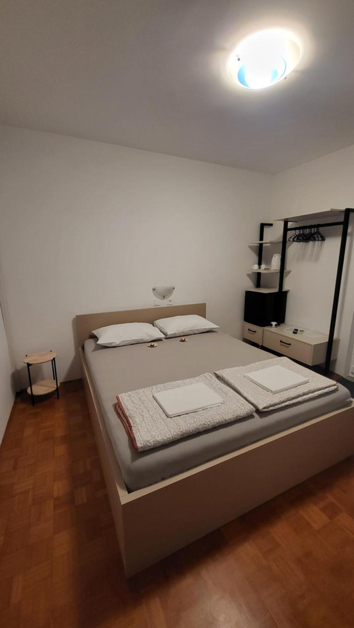 Apartments & Rooms Fam Ribaric Banjol 客房 照片