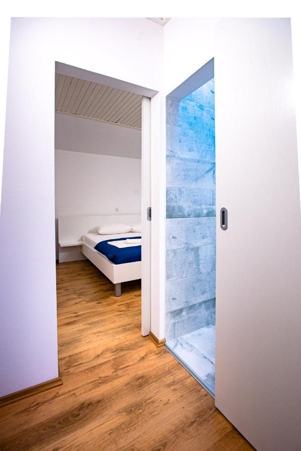Apartments & Rooms Fam Ribaric Banjol 外观 照片
