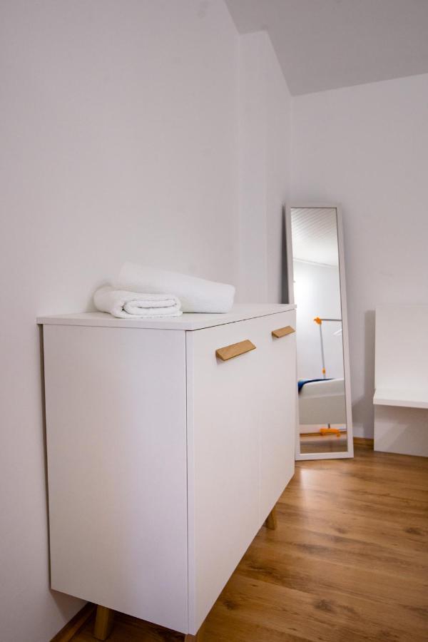 Apartments & Rooms Fam Ribaric Banjol 外观 照片
