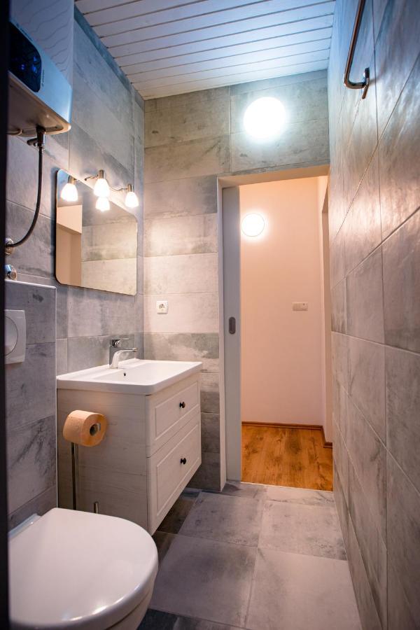 Apartments & Rooms Fam Ribaric Banjol 外观 照片